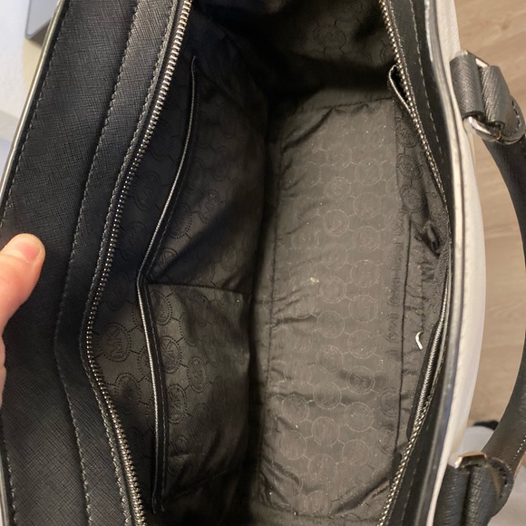 Michael Kors Selma Handbag - Picture 9 of 11